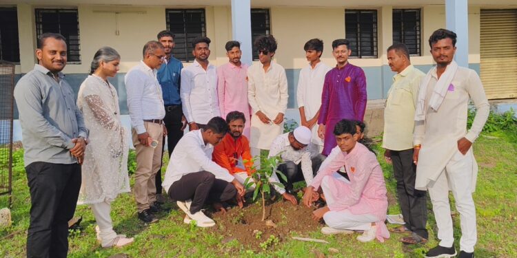 तेरणा अभियांत्रिकीच्या सिव्हिल विभागाच्या फायनल इयर विद्यार्थ्यांचा निरोप समारंभ संपन्न