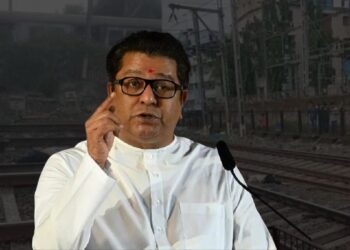 “…तर लोक गुदमरुन मरतील”, रेल्वेच्या त्या निर्णयावर राज ठाकरेंची टिका