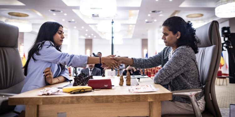 koneru humpy and divya deshmukh chess