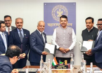 मुख्यमंत्र्यांचे 10 मोठे करार! महाराष्ट्रात 42,892 कोटींची गुंतवणूक, 25 हजार 892 रोजगाराची निर्मिती