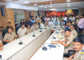 pratap sarnaik in meeting with shardiya navratrotsav