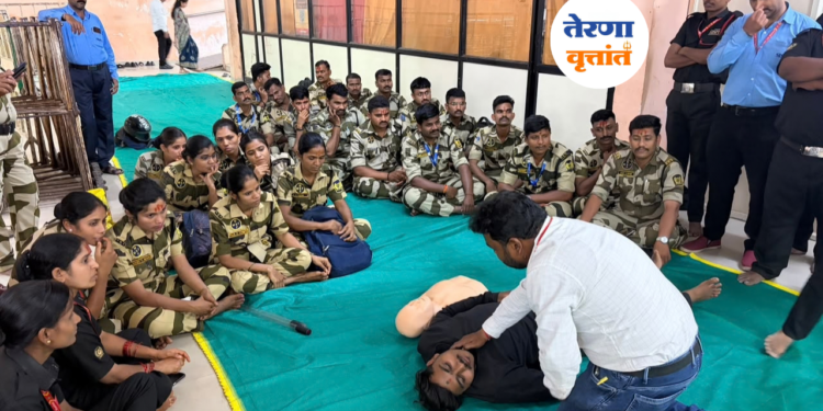 नवरात्रोत्सवापूर्वी भाविकांच्या सुरक्षेसाठी मंदिर कर्मचाऱ्यांना CPR चे धडे